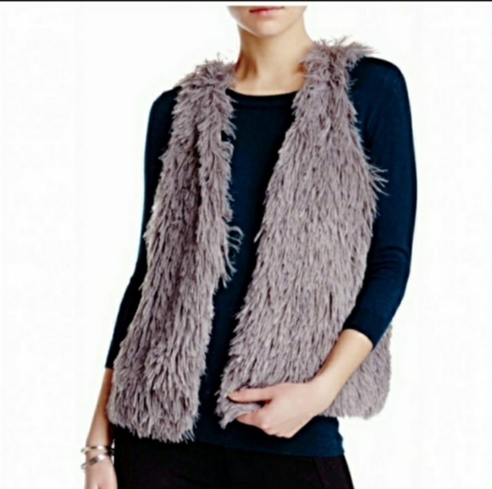 H.I.P.  Women's Fuzzy Shag Faux Fur Vest. Size L.